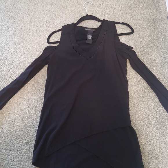 Black cold shoulder top - Picture 7 of 10